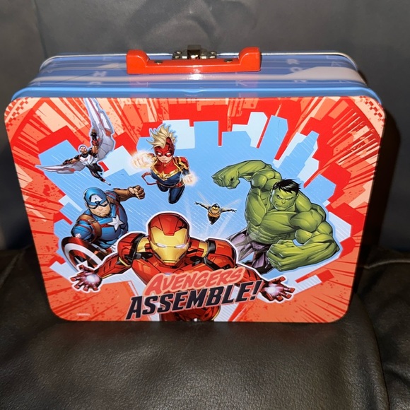 Kids Marvel Avengers Superhero Metal Lunch Box Case Vintage - Picture 1 of 3